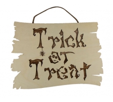 HALLOWEEN WOODEN HANGING SIGN 30X22.5CM